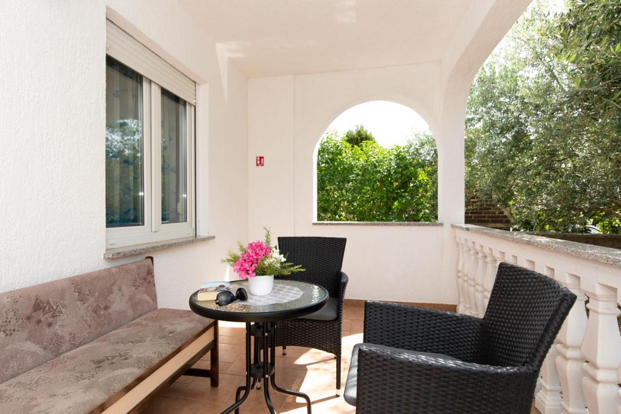 Adria-Holiday House With A Private Pool In Krk Kornić Exteriör bild